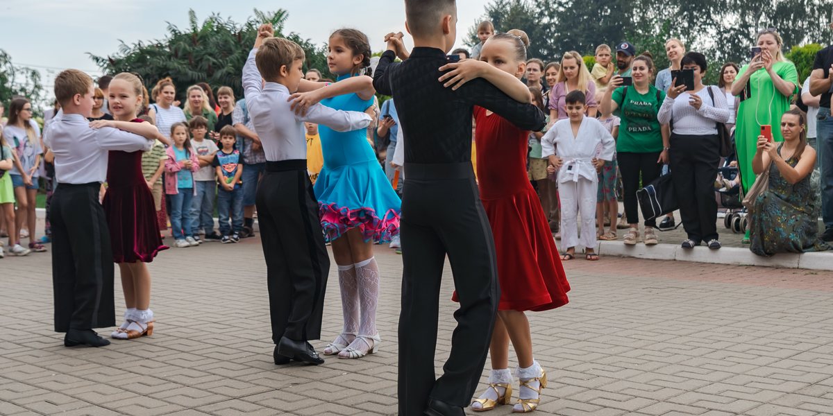 Бальные танцы для детей: с какого возраста и чем полезны